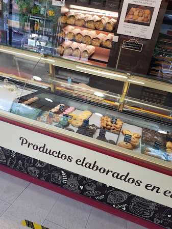 Fotografia tomada fuera de La Baguetteria - Panadería en Elche, Alicante