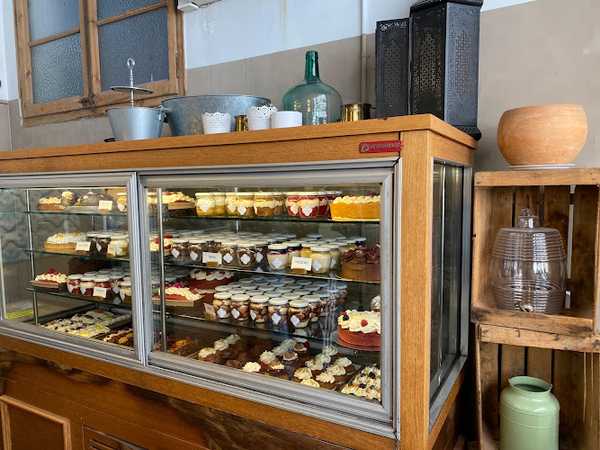 Fotografia tomada fuera de La Besnéta - Pastelería en Barcelona, Barcelona