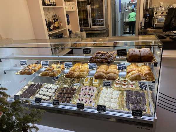 Fotografia tomada fuera de La Boheme - Pastelería Artesana - Pastelería en Molina de Aragón, Guadalajara
