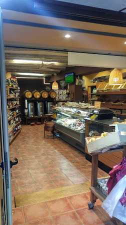 Fotografia tomada fuera de La Botiga de la Judit - Botiga de queviures en Sant Antoni de Calonge, Girona