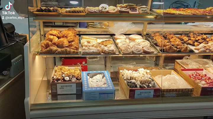 Fotografia tomada fuera de La botigueta - Panadería en Sant Salvador de Guardiola, Barcelona