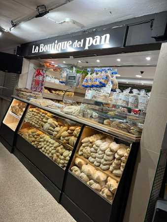 Fotografia tomada fuera de La Boutique del Pan - Panadería en Cabra, Córdoba