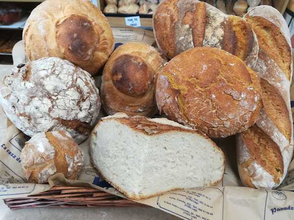 Fotografia tomada fuera de La Casa de las Empanadas - Panadería en Lugo, Lugo