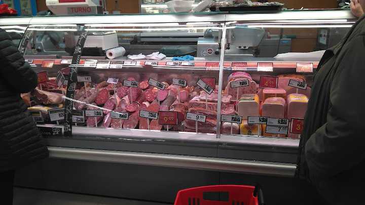 Fotografia tomada fuera de Autoservicios Familia - Supermercado en Monforte de Lemos, Lugo