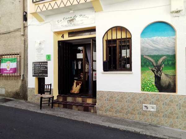 Fotografia tomada fuera de La Casa de Pilar - Tienda de regalos en Casavieja, Ávila