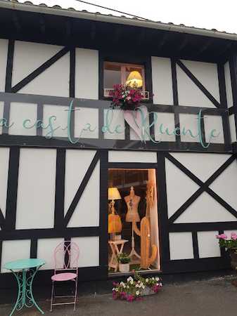 Fotografia tomada fuera de La casita de Ruente - Comercio en Ruente, Cantabria