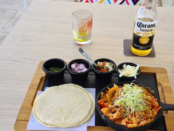 Fotografia tomada fuera de Aux Delices Cafetaria Heladeria - cafeterías en Altea, Alicante