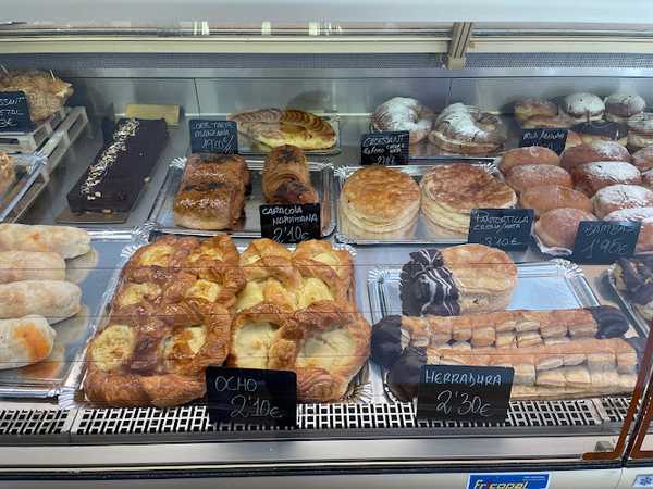 Fotografia tomada fuera de La Causa Pastelería panadería - restaurantes en Guardo, Palencia