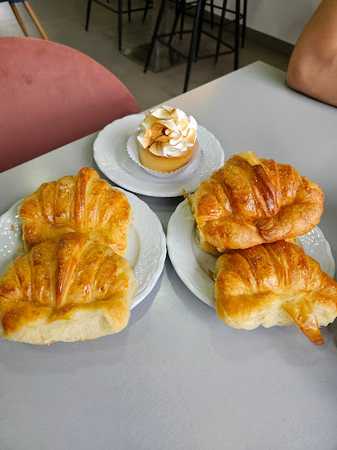 Fotografia tomada fuera de La Celestina Café y Pastelería - cafeterías en Oviedo, Asturias