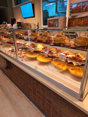 Fotografia tomada fuera de La Crujiente - Panadería en Madrid, Madrid