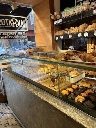 Fotografia tomada fuera de La Crujiente Panadería - Panadería en Santander, Cantabria