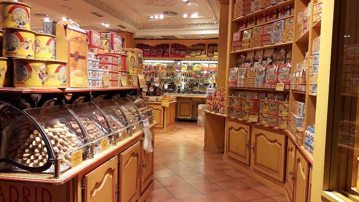 Fotografia tomada fuera de La Cure Gourmande Madrid - Tienda de galletas en Madrid, Madrid