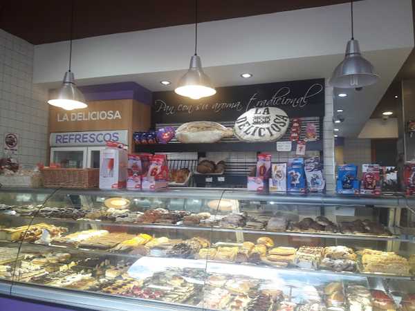 Fotografia tomada fuera de La Deliciosa Panadería Pastelería - cafeterías en Vecindario, Las Palmas